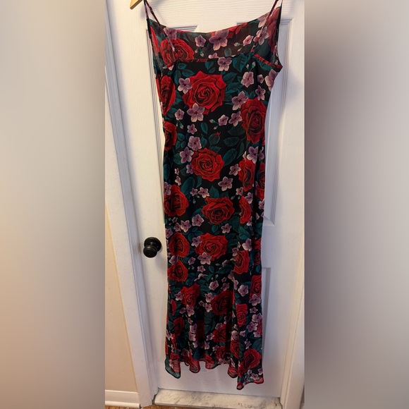 Commense Black Maxi Dress with Red Rose Floral Print - Picture 5 of 9
